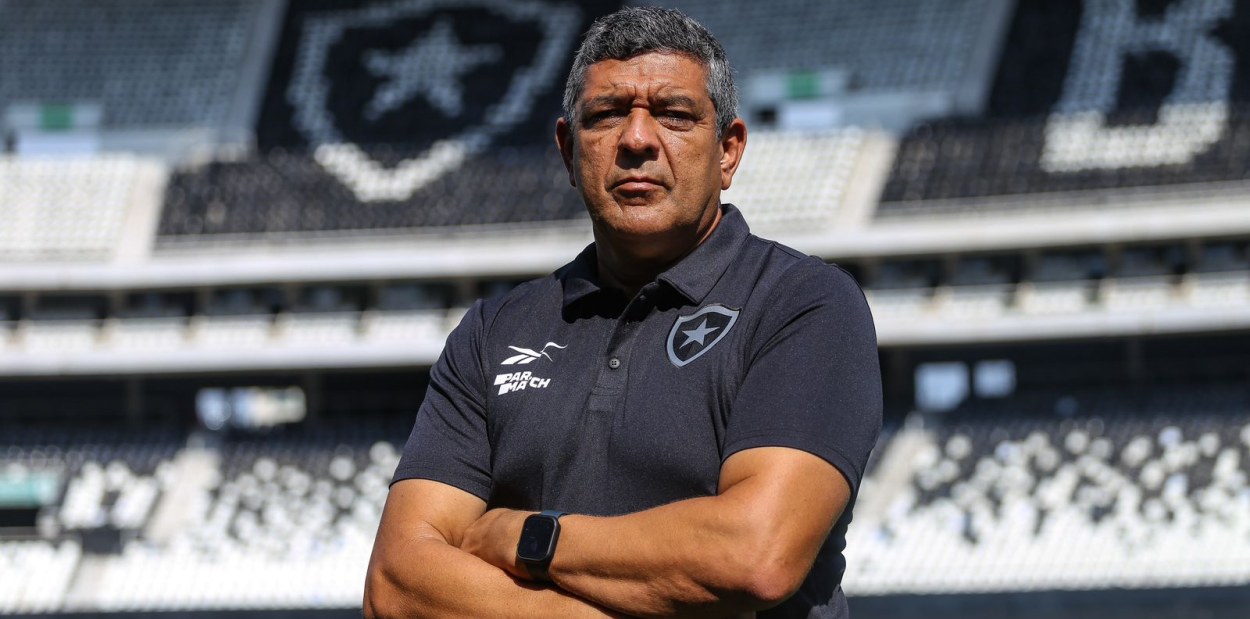Jorge Barcellos inicia os treinos no Botafogo Feminino